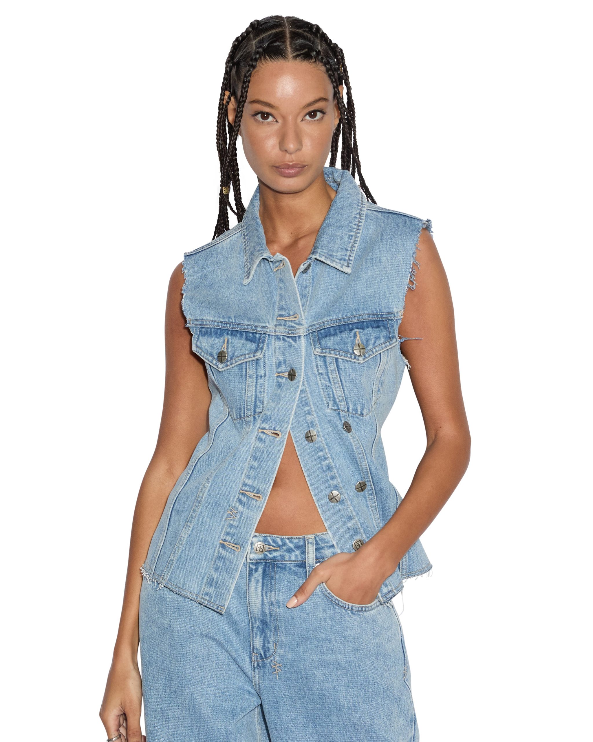 SPARK VEST TORN UP - Image 3